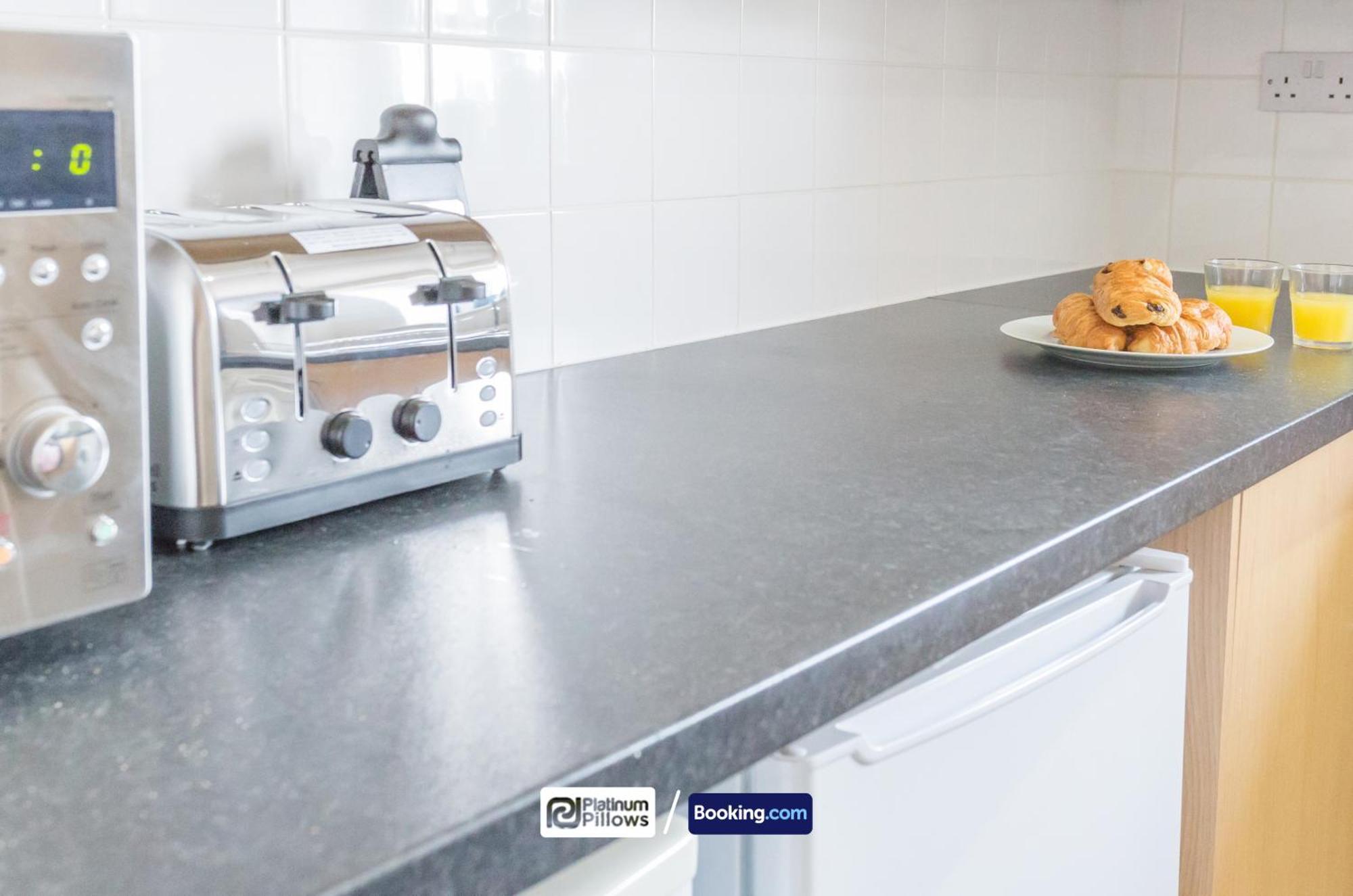 Modern Oxford 2 Bedroom Apartments, Families & Contractor Accommodation, Near John Radcliffe Hospital Экстерьер фото