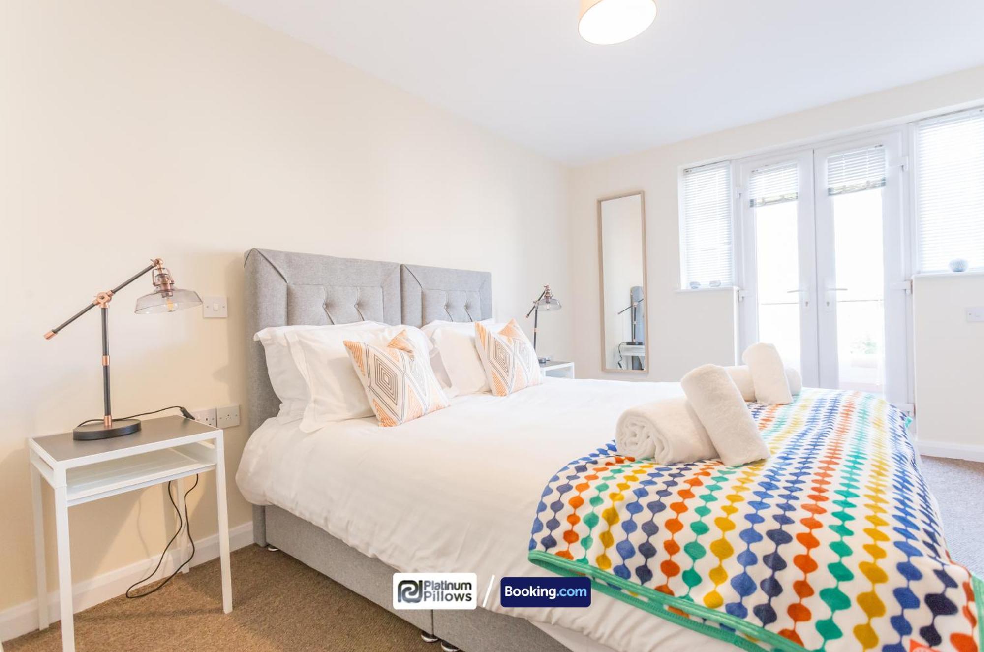 Modern Oxford 2 Bedroom Apartments, Families & Contractor Accommodation, Near John Radcliffe Hospital Экстерьер фото