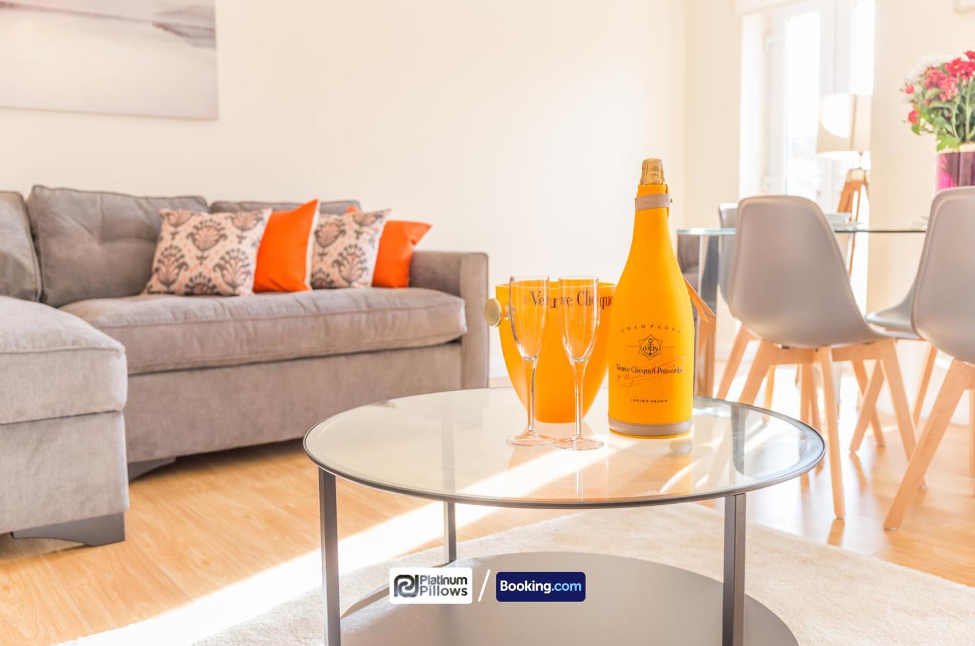 Modern Oxford 2 Bedroom Apartments, Families & Contractor Accommodation, Near John Radcliffe Hospital Экстерьер фото