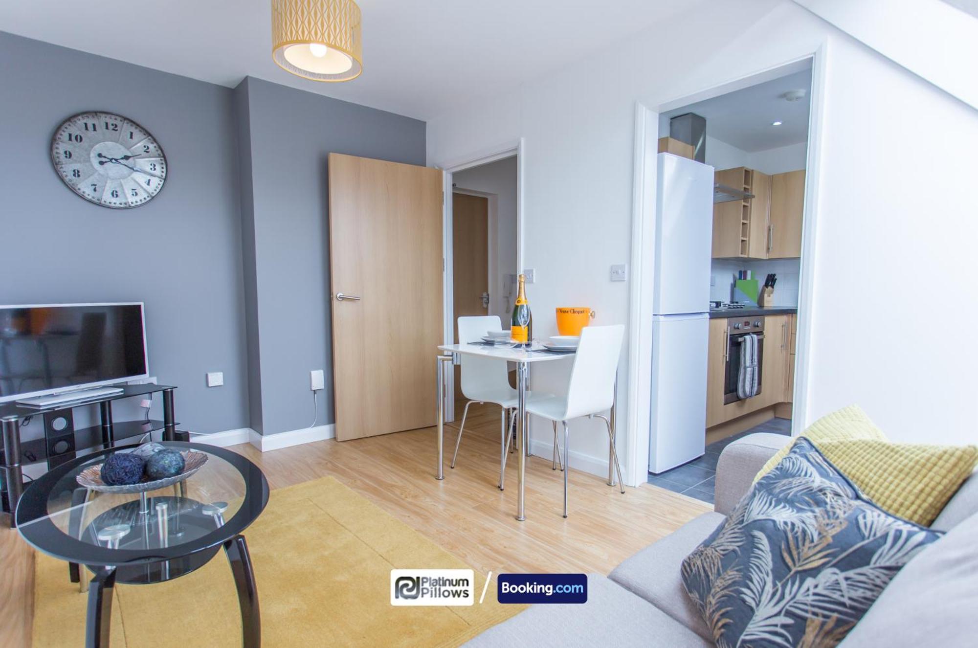 Modern Oxford 2 Bedroom Apartments, Families & Contractor Accommodation, Near John Radcliffe Hospital Экстерьер фото